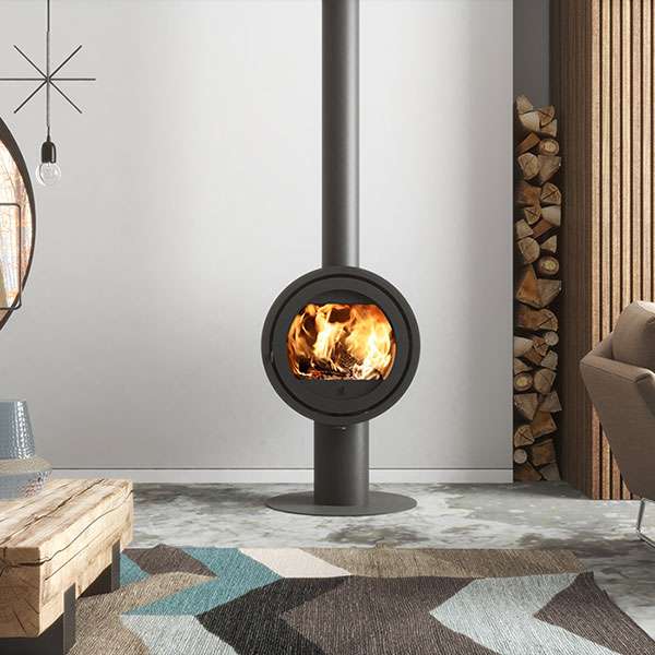 Dik Geurts Odin multi fuel stove front view, lit